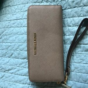 Michael Kors Continental Wallet